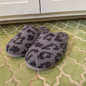 Cozy Gray Patterned Slippers
